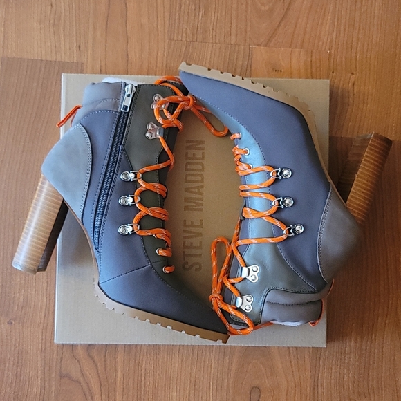 Steve Madden Shoes - STEVE MADDEN Karey Lace-Up Boot Size 9